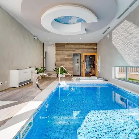 New! 5-star M Split With Indoor Pool, Jacuzzi, Finnish Sauna, Near Town Split *