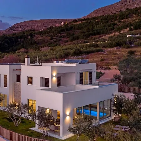 Villa New! 5-star M Split With Indoor Pool, Jacuzzi, Finnish Sauna, Near Town Split