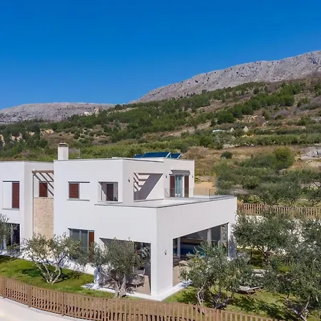 Villa New! 5-star M Split With Indoor Pool, Jacuzzi, Finnish Sauna, Near Town Split *